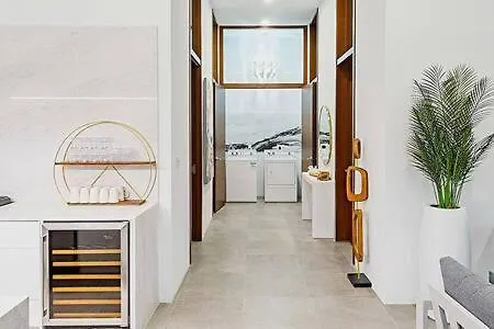 Oceanside 2 Bedroom Luxury Villa With Private Pool, 500Ft From Long Bay Beach -V8
