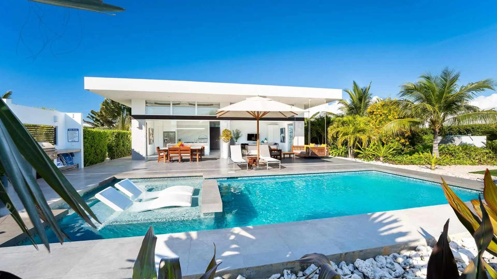 Oceanside 2 Bedroom Luxury Villa With Private Pool, 500Ft From Long Bay Beach -V8