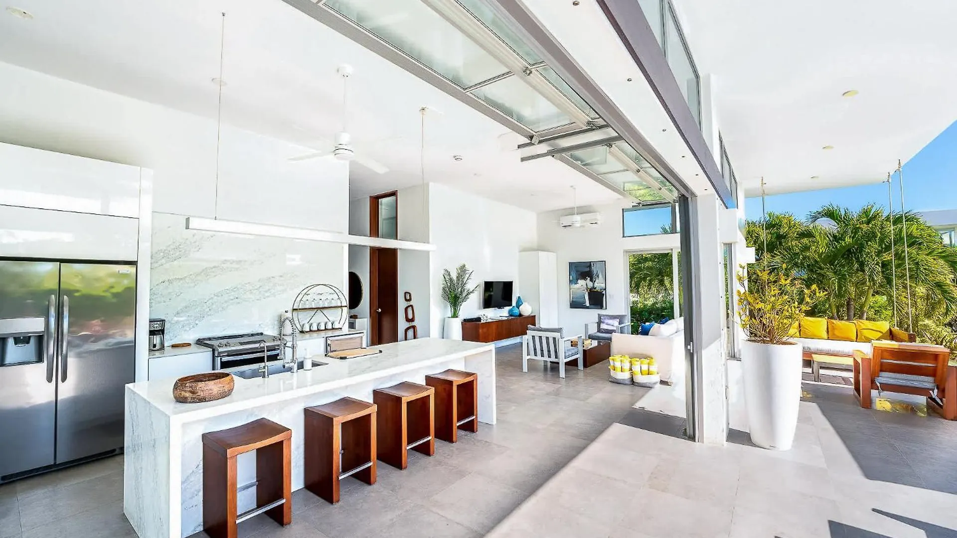 Oceanside 2 Bedroom Luxury Villa With Private Pool, 500Ft From Long Bay Beach -V8